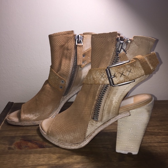 Dolce Vita Shoes - Dolce Vita North Ankle Booties